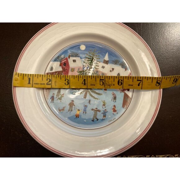 Villeroy & Boch Naif Christmas Village Salad Lunch 8.25" Plates Set of 4 - Picture 4 of 5